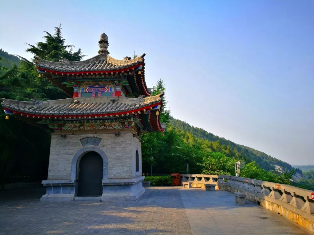 香山寺最新,探尋香山寺最新隱藏版——小巷中的特色小店