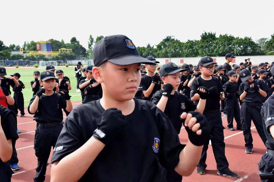 最新特警服,最新特警服，時代標(biāo)志與執(zhí)法力量的象征